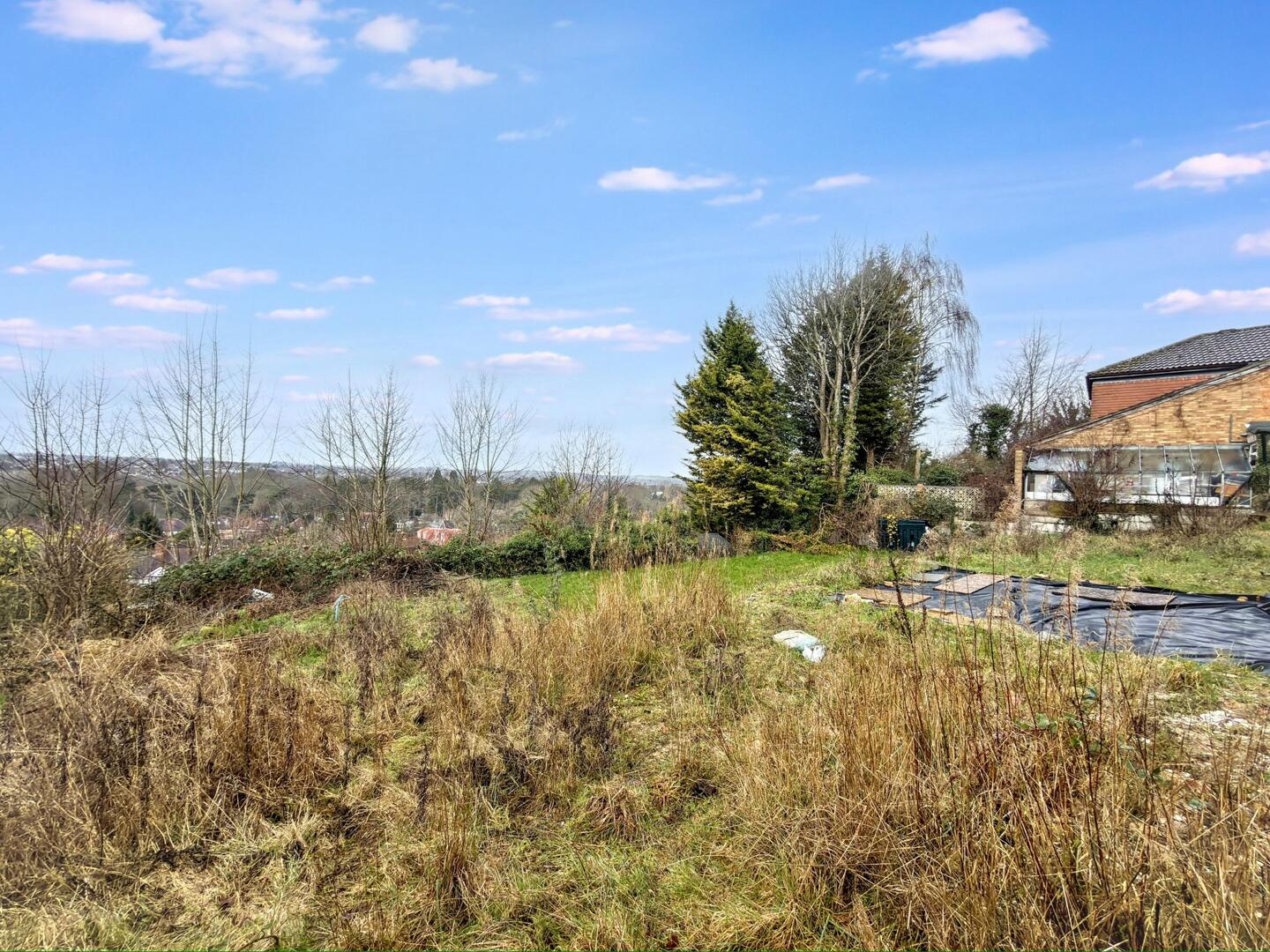Woodbury Hill Path, Luton